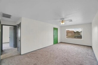 1109 E Chestnut St in Altus, OK - Building Photo - Building Photo