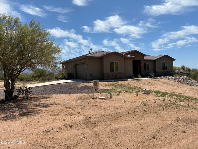 14043 E Sagebrush Cir in Scottsdale, AZ - Building Photo - Building Photo