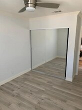 5717 Smoke Ranch Rd in Las Vegas, NV - Building Photo - Building Photo