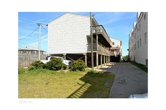 1268 W Ocean View Ave in Norfolk, VA - Building Photo - Building Photo