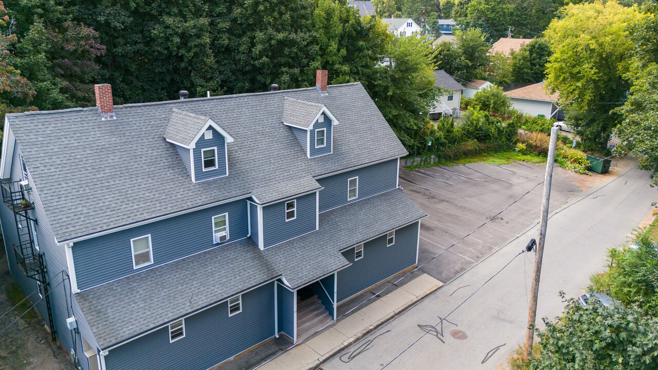 Perham Street in Nashua, NH - Foto de edificio