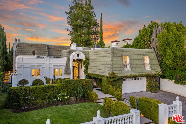 18875 Pasadero Dr in Los Angeles, CA - Building Photo - Building Photo