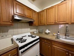 93-18 170th St in Queens, NY - Foto de edificio - Building Photo