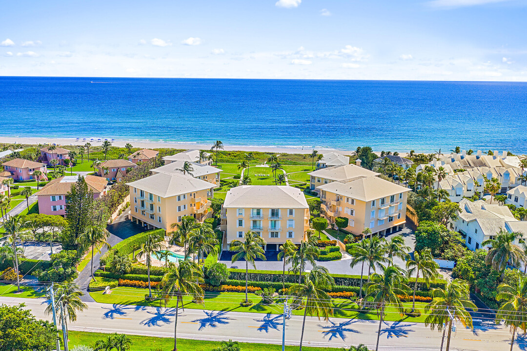 2103 S Ocean Blvd-Unit -5-A in Delray Beach, FL - Building Photo