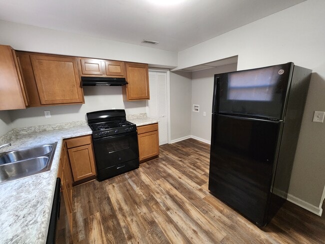 924 Rarig Ave, Unit B in Columbus, OH - Foto de edificio - Building Photo