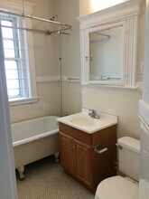 1111 Boylston St, Unit 35 in Boston, MA - Foto de edificio - Building Photo