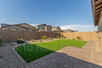 2222 E Palmdale Ln in Gilbert, AZ - Building Photo - Building Photo