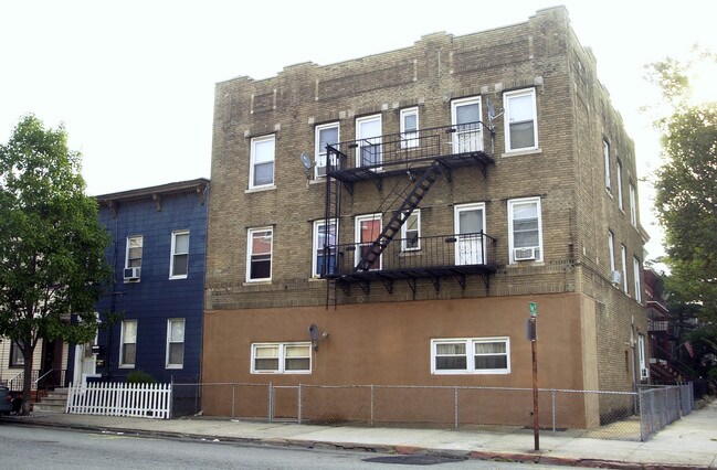 22 Fleet St in Jersey City, NJ - Foto de edificio - Building Photo