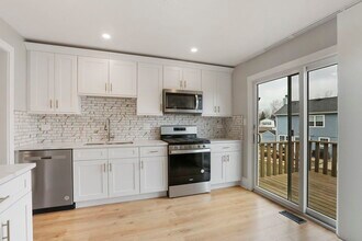 4506 Harbor Cir in Hoffman Estates, IL - Building Photo - Building Photo