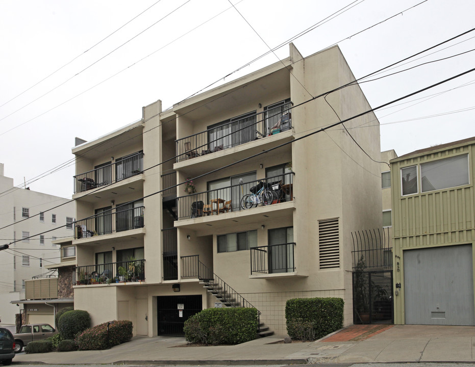 Churchill Apartments in Oakland, CA - Building Photo