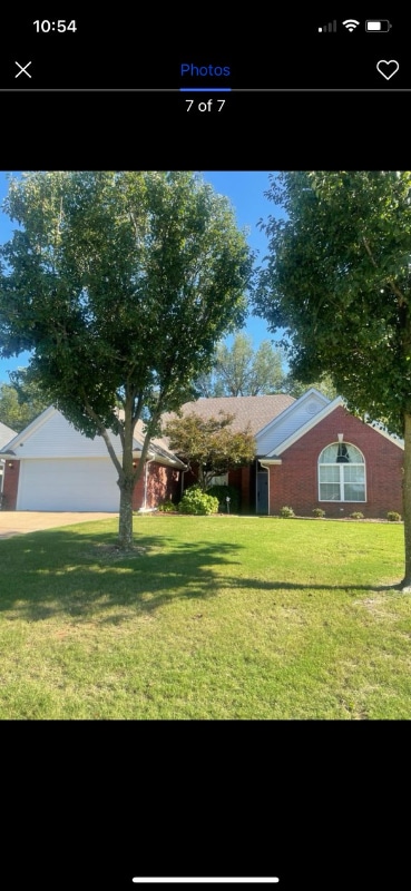 property at 1027 E Broadview Dr