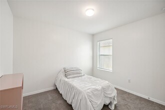 3421 Cancun Ct in Cape Coral, FL - Foto de edificio - Building Photo