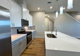 8108 Esther Acres Ln in Houston, TX - Building Photo - Building Photo