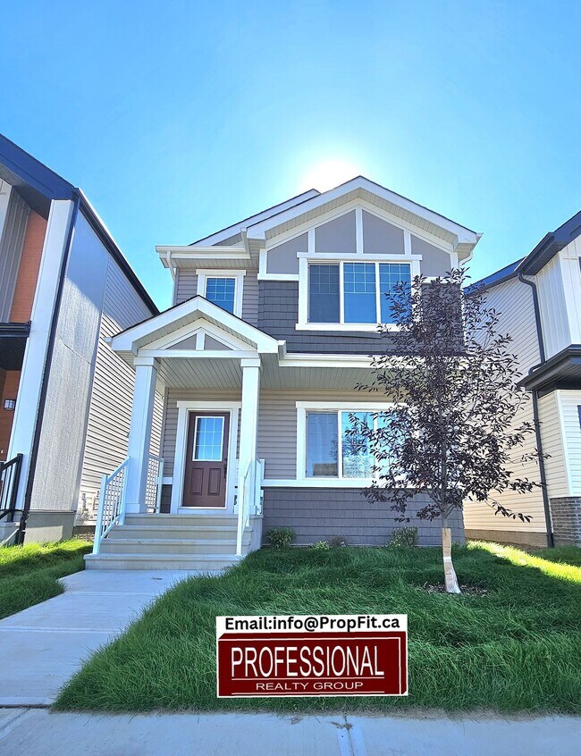 4521 Chegwin Wynd SW in Edmonton, AB - Building Photo - Building Photo