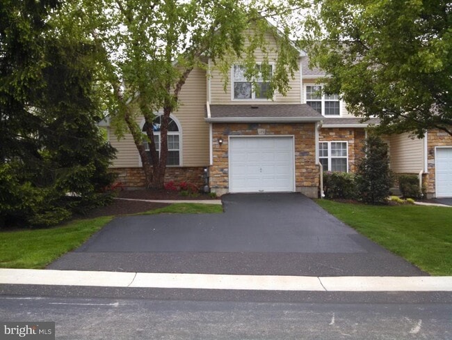 property at 173 Gleneagles Ct