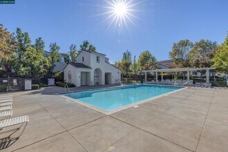 2000 Amaryllis Cir in San Ramon, CA - Building Photo - Building Photo