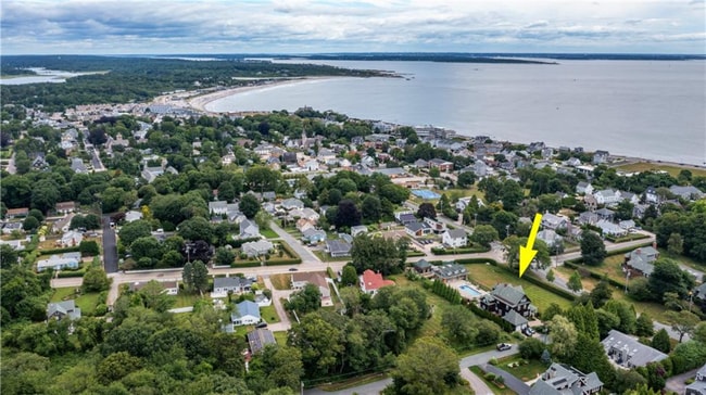 7 Gibson Ave in Narragansett, RI - Building Photo - Building Photo