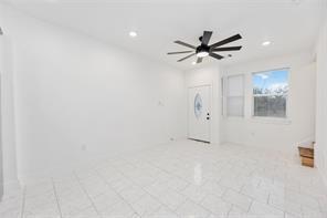 7706 Independence St in Houston, TX - Foto de edificio - Building Photo