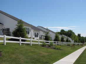 The Villas of Fox Hollow in Brunswick, OH - Building Photo - Building Photo