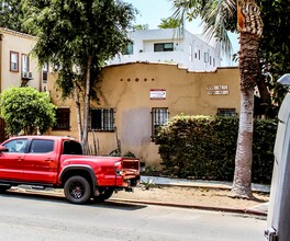 5740 Fountain Ave in Los Angeles, CA - Building Photo - Building Photo