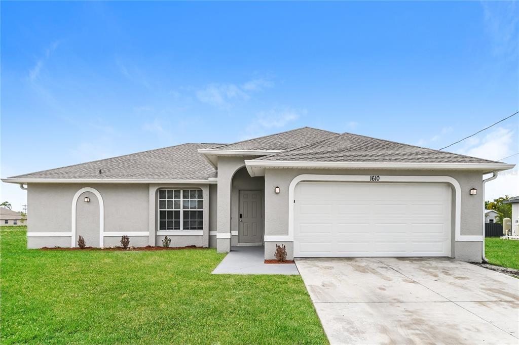 1610 NE 43rd Terrace in Cape Coral, FL - Building Photo