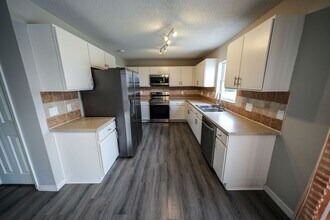 1942 Knollcrest Dr in Clermont, FL - Building Photo - Building Photo