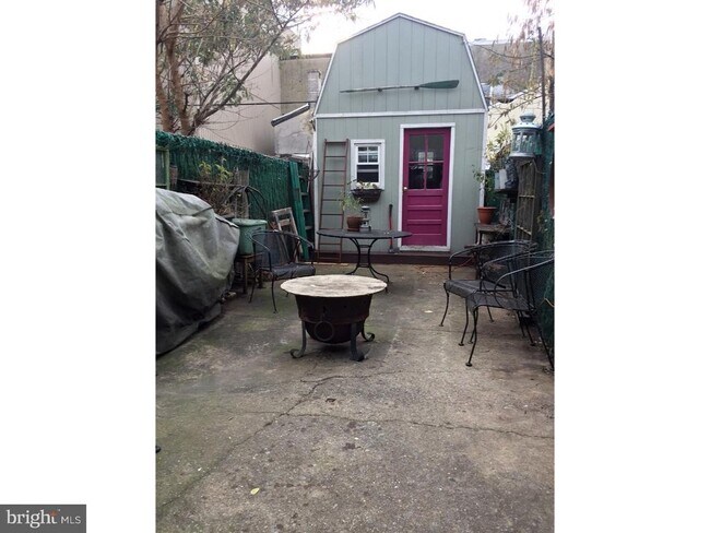 1354 E Columbia Ave in Philadelphia, PA - Building Photo - Building Photo