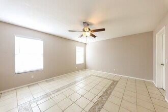 9147 N 73rd Ln in Peoria, AZ - Foto de edificio - Building Photo