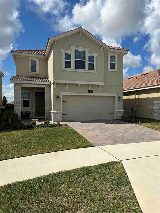 8946 Fluffy Lie Ct in Davenport, FL - Building Photo