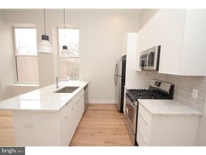 220 S 3rd St in Philadelphia, PA - Building Photo - Building Photo