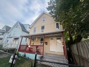1059 Hancock Ave in Bridgeport, CT - Building Photo - Building Photo