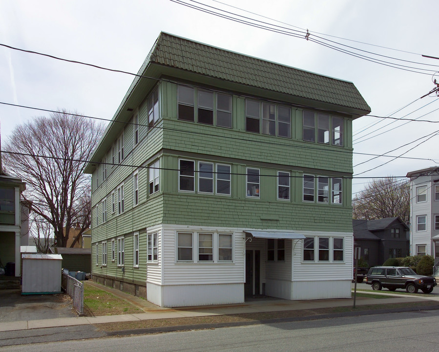 27 Adams St in Chicopee, MA - Foto de edificio