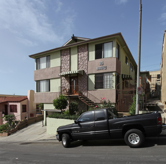 985 Marview Ave in Los Angeles, CA - Foto de edificio - Building Photo