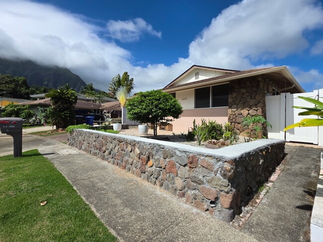 46-305-305 Hoauna St in Kaneohe, HI - Building Photo - Building Photo