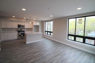 629 Washington St in Whitman, MA - Building Photo - Building Photo