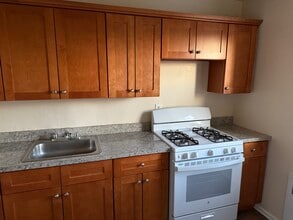 405 Park Ave, Unit B in Rutherford, NJ - Building Photo - Building Photo