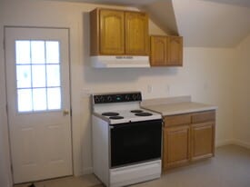 254 Union St, Unit B in Bennington, VT - Building Photo