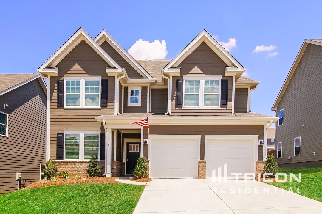 107 Queenshall Rd in Mooresville, NC - Building Photo