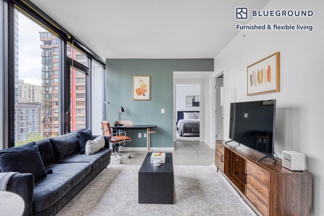 704 Spring St in Seattle, WA - Building Photo