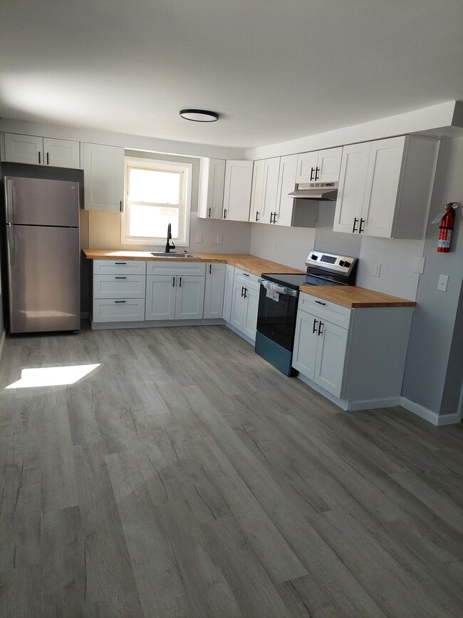 12 Airport Rd, Unit 8-4, Unit 8-4