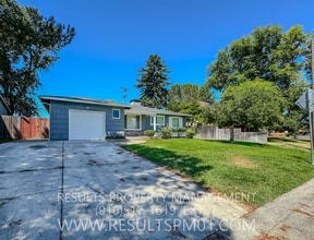 2221 Waterford Rd in Sacramento, CA - Building Photo - Building Photo