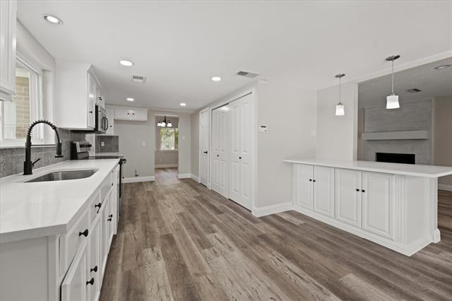 property at 1922 Forestwood Dr