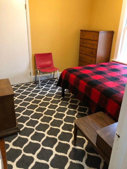 2220 16th St, Unit First Floor in Troy, NY - Foto de edificio