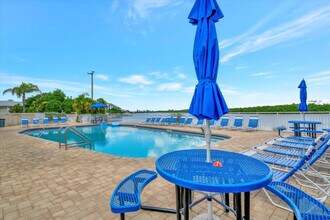 611 Destiny Dr in Ruskin, FL - Building Photo - Building Photo