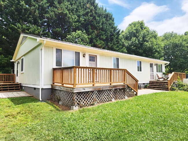 17 Unaka Ave, Unit B