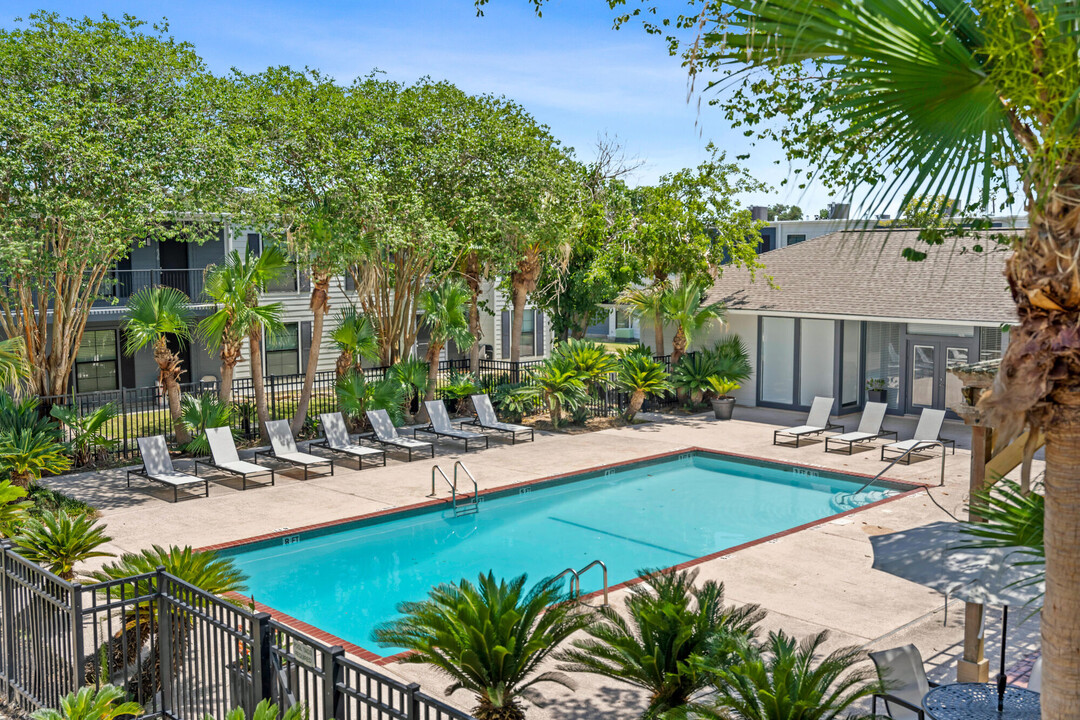 Prien Lake Reserve in Lake Charles, LA - Building Photo