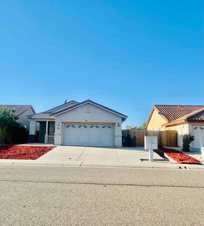 7993 Bothwell Dr in Sacramento, CA - Building Photo - Building Photo