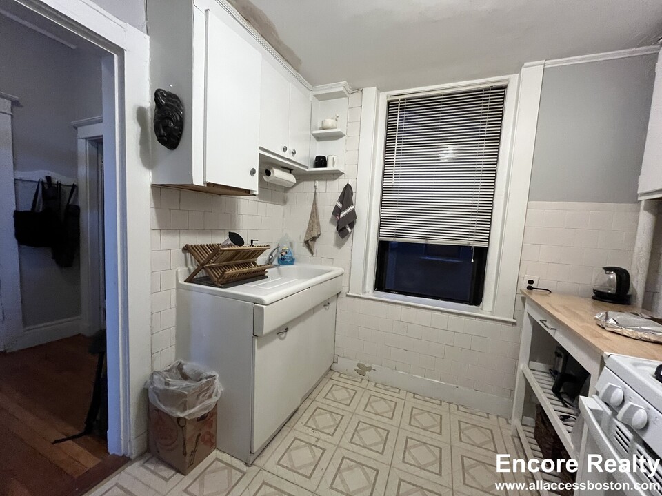 84 New Whitney St, Unit 9 in Boston, MA - Foto de edificio
