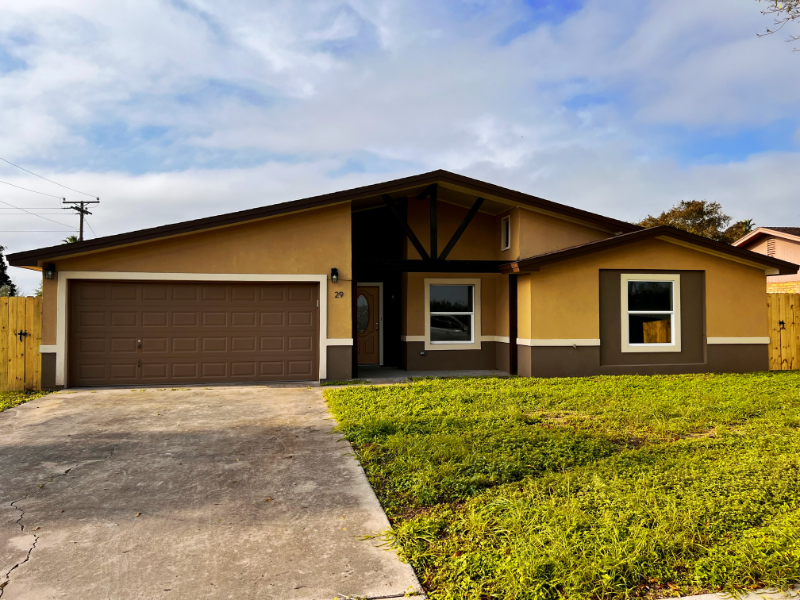 29 Alberta Dr in Brownsville, TX - Foto de edificio