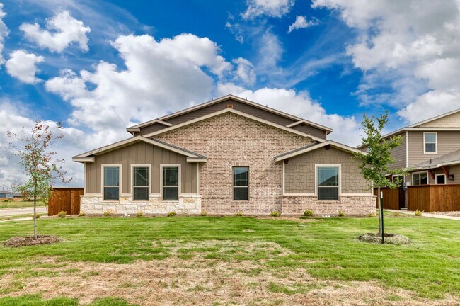 601 Harvest Moon Dr in Venus, TX - Building Photo - Building Photo